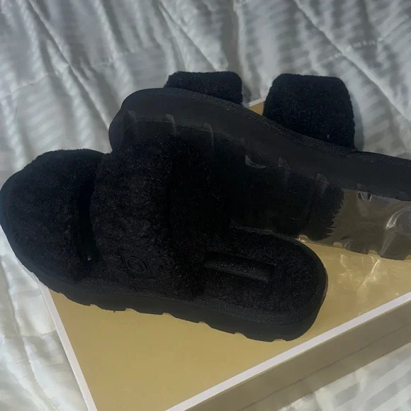 Michael Kors Black Slide Sandals - Picture 3 of 5